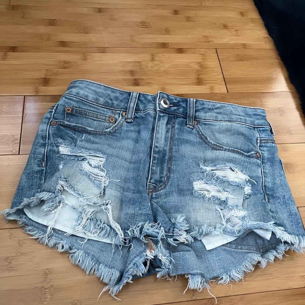 American Eagle distressed high-rise festival shorts size 6